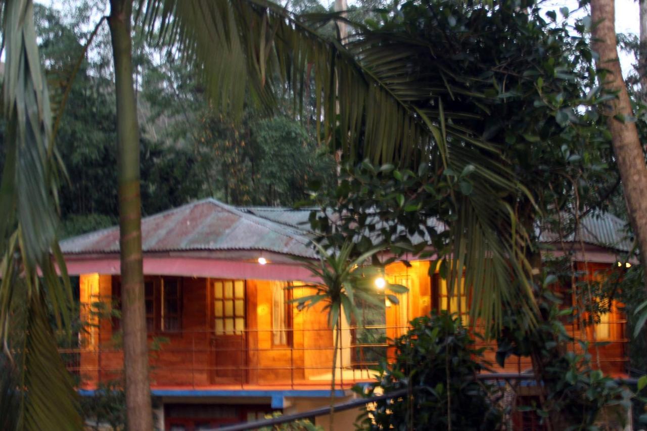 White House Riverside Retreat Nallathanniya Extérieur photo